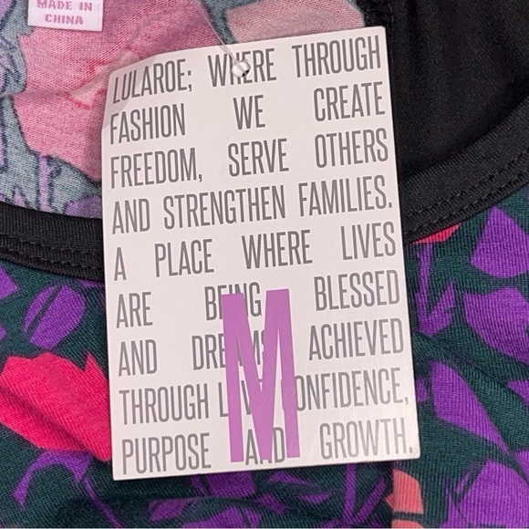 NEW MEDIUM LULAROE BLACK FLORAL TOP BASEBALL STYLE WOMENS TOP STRETCH - Picture 11 of 12